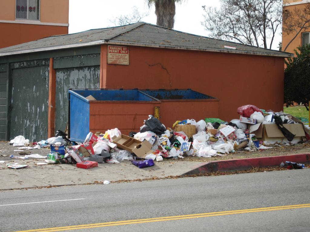 8th street trash heap