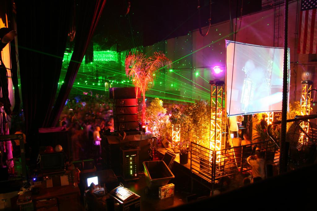 Dnb Room Long Exposure How Sweet It Is 2005 On Eecue Dave Dnb Room Long Exposure How Sweet It Is 2005 On Eecue Dave