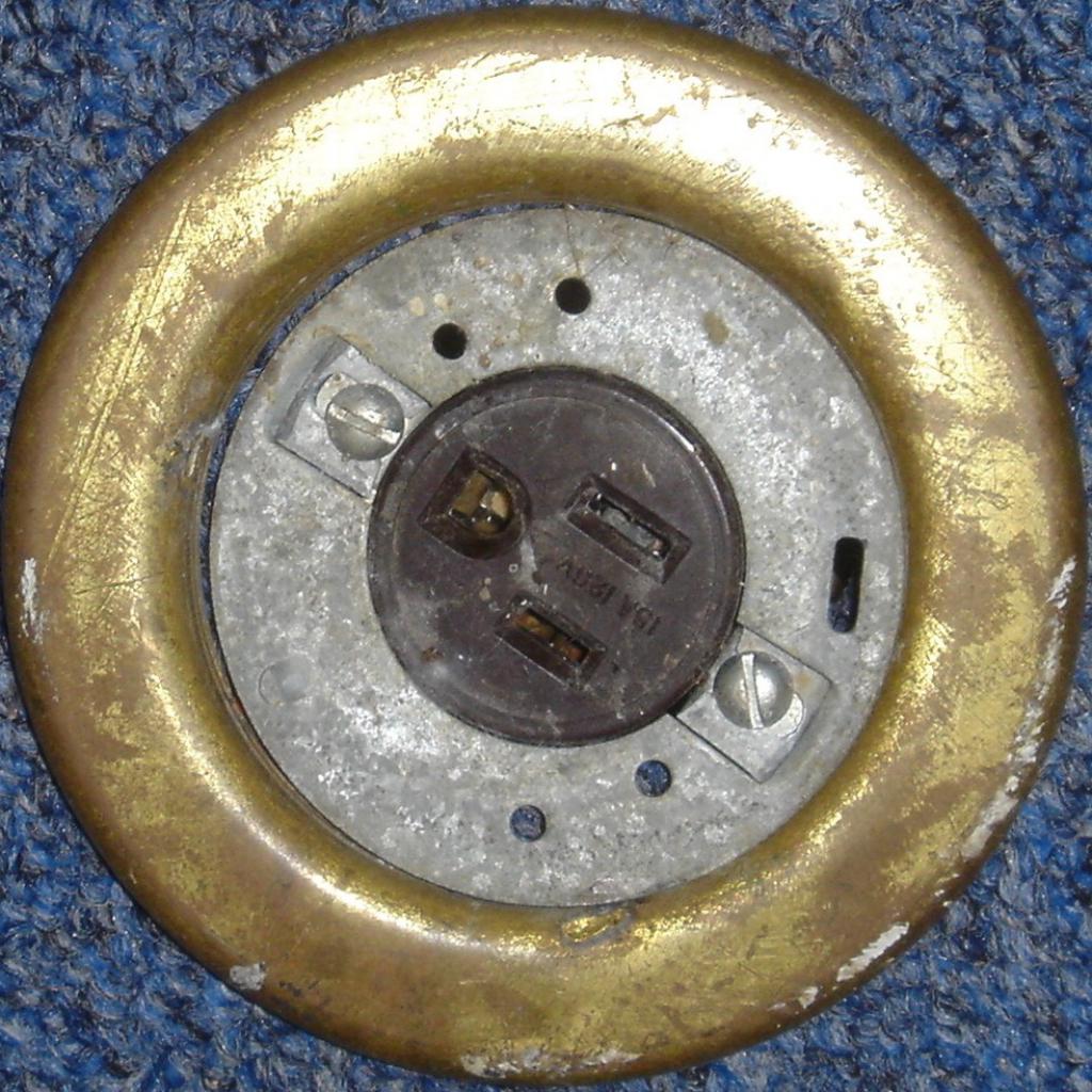 floor plug